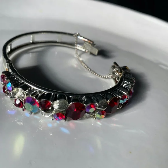 Vintage Costume Jewelry - Picture 11 of 16